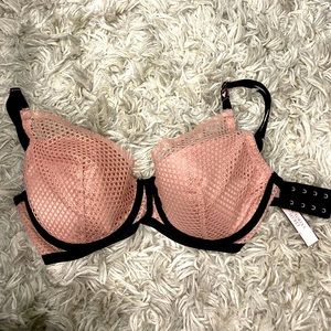 Victoria’s Secret plunge push-up bra